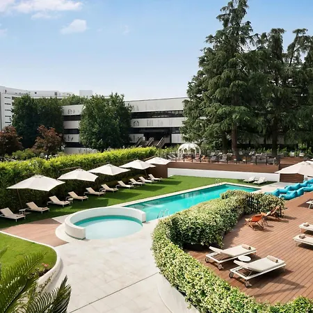 Sheraton San Siro מלון 4*